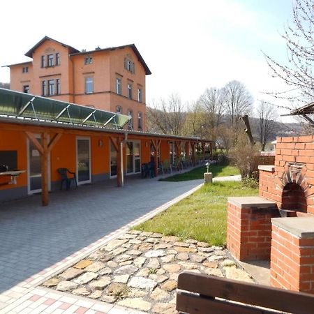 Отель Campingplatz Am Treidlerweg Кёнигштайн-ан-дер-Эльбе Экстерьер фото