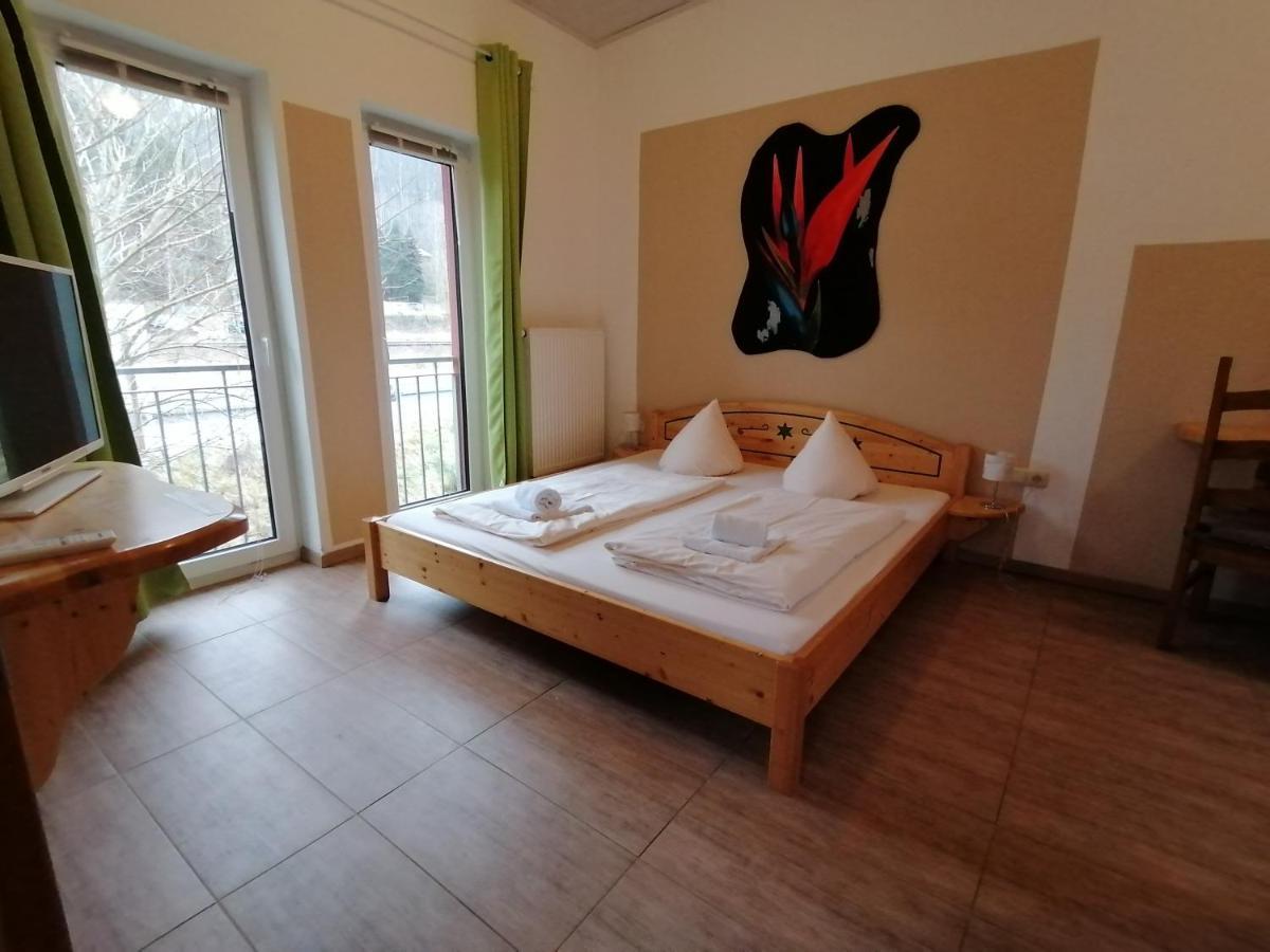 Campingplatz Am Treidlerweg Кёнигштайн-ан-дер-Эльбе Экстерьер фото