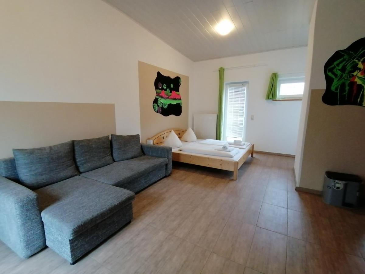 Campingplatz Am Treidlerweg Кёнигштайн-ан-дер-Эльбе Экстерьер фото